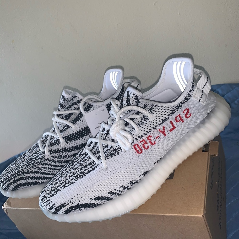Yeezys 350 v2 Zebra